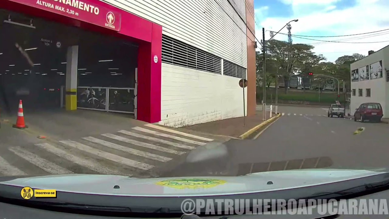 Fuga mais incrível de todas. FALCON enrolou o cabo.