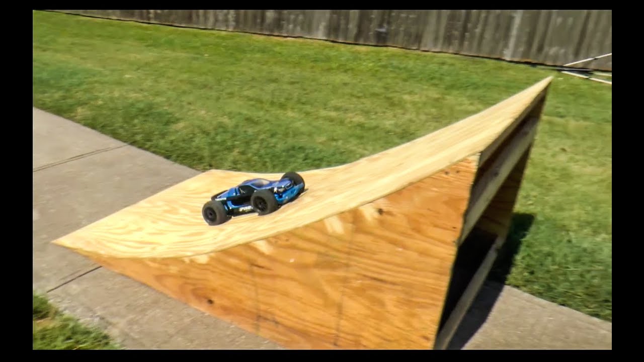 TRAXXAS RUSTLER JUMPING RAW | DURABILITY BASH