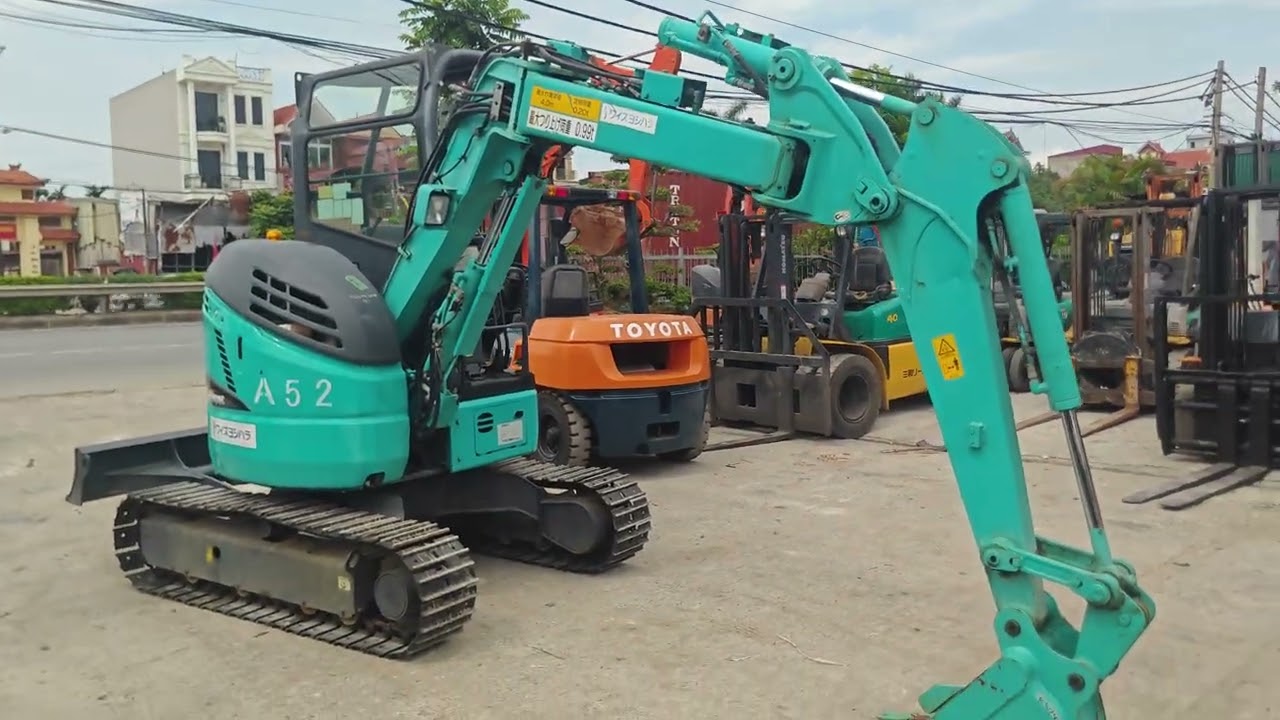 Giới thiệu máy xúc Kobelco SK30UR-6 đời 2015 máy cực chất AE cần liên hệ: 0988273763