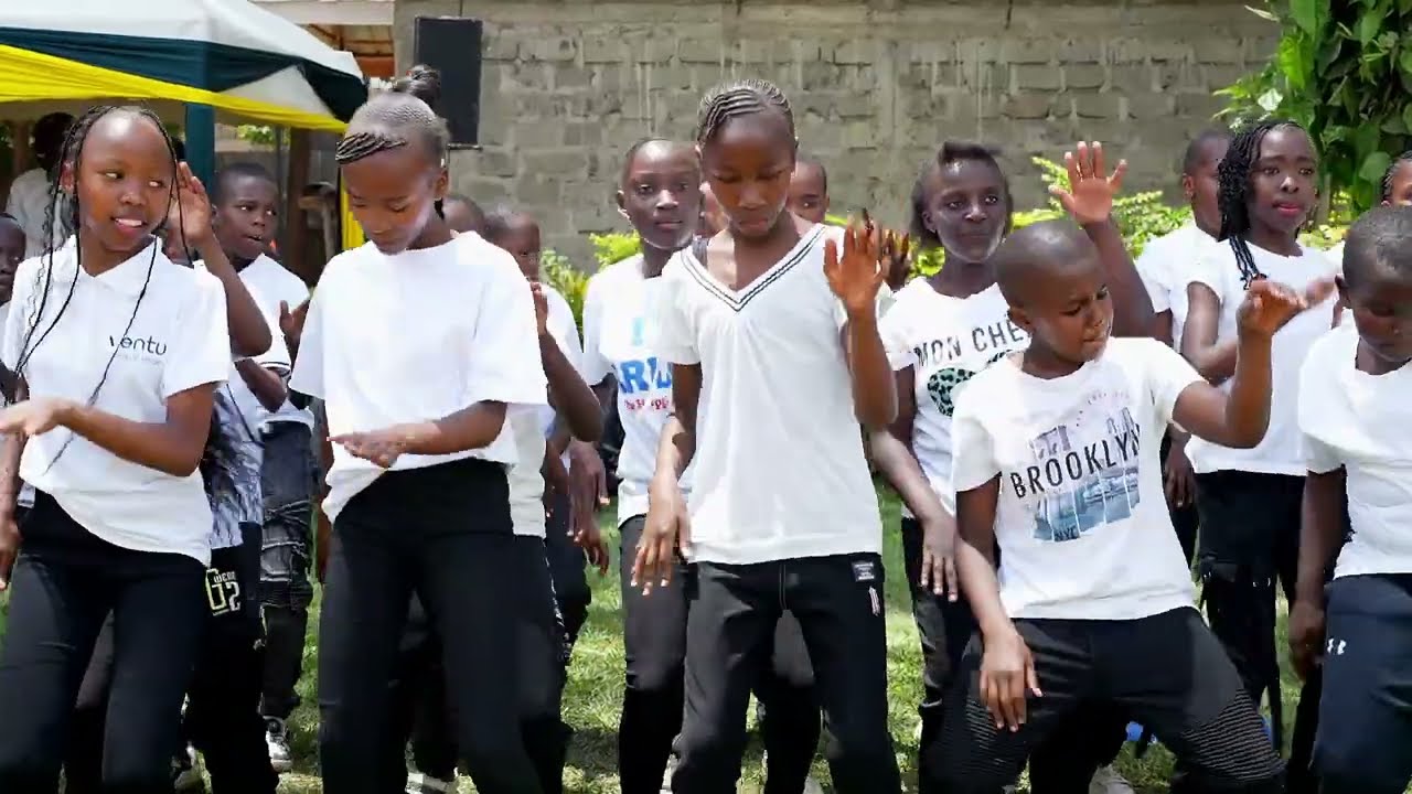Dance performance by Grade 6