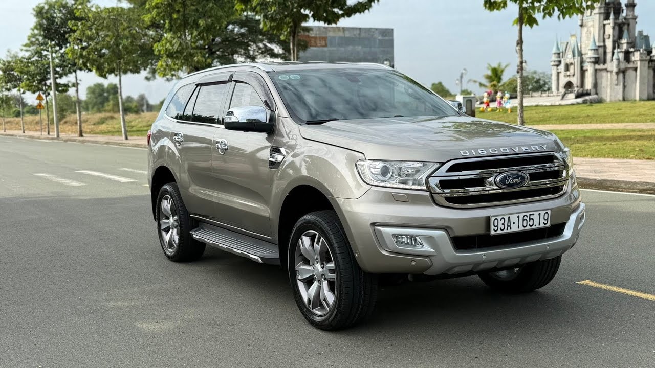Ford Everest 2016 Titanium 1 cầu còn rất đẹp Máy móc keo chỉ zin Liên Hệ 096 488 1021 em Sanh