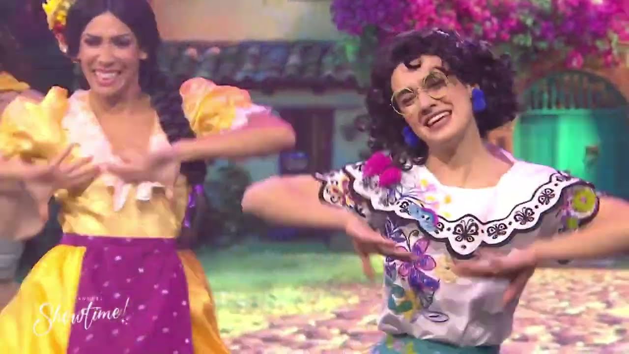 MIRABEL MADRIGAL FIRST APPEARENCE - Disneyland Paris
