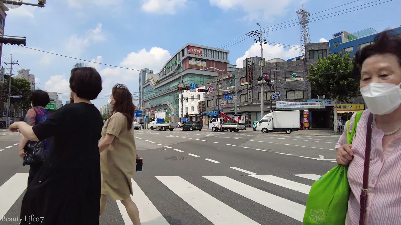 [4k] Seoul Tour, Walk Around Doksan-dong/ 독산동, Lunch time\ in Seoul\ South Korea.