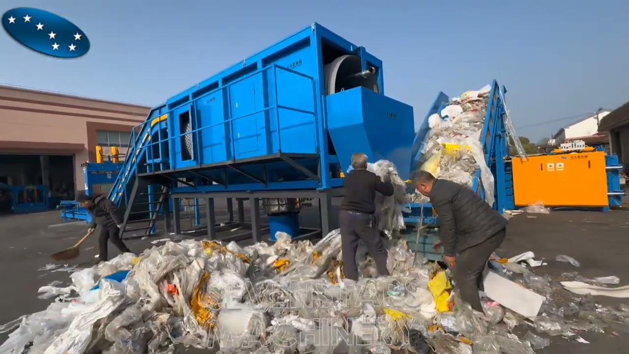 hydraulic baling machine. Film bottles woven bags jumbo bags baler