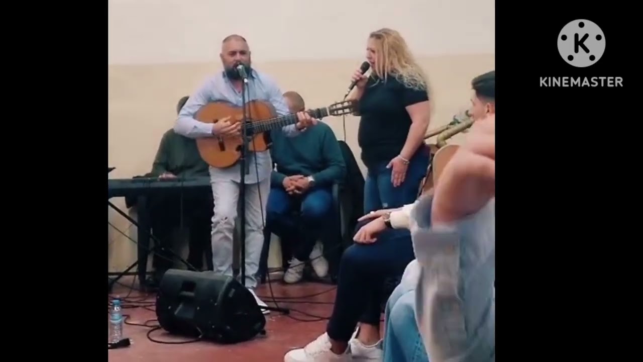 Juan el bohemio y su compañera cantando para dios 