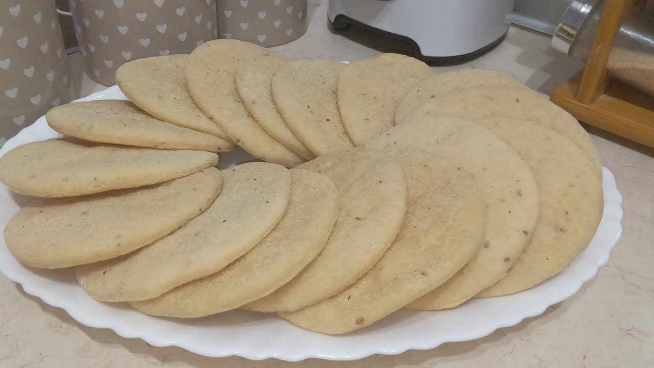 عجين بيتزا  بدون حليب  كتجي بحال د يال مطعم 