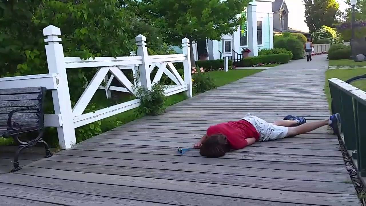 Knee snapping prank