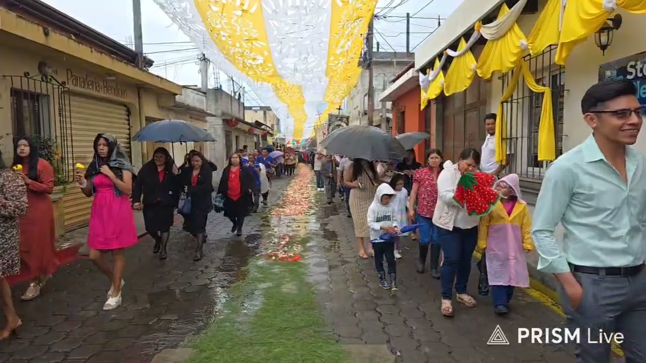 Procesión eucarística en la fiesta a San Miguel Arcángel, 29 de septiembre 2025.