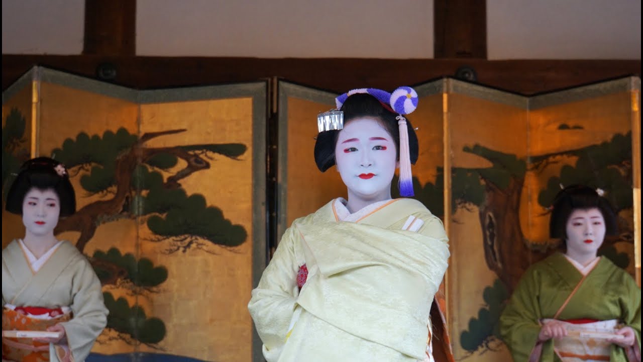 名曲”上七軒夜曲”で芸妓・舞妓さんの奉納舞　北野天満宮節分祭 2023
