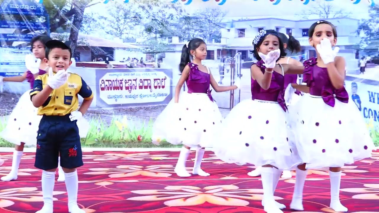 Roli poli song dance from UKG students
