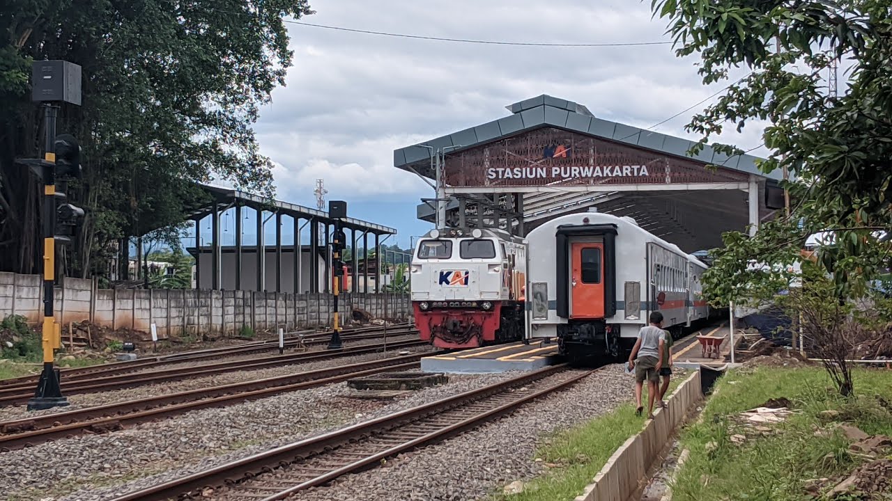 HUNTING KERETA API SERAYU PAGI & KERETA API HARINA SAMA-SAMA BERHENTI STASIUN PURWAKARTA ‼️
