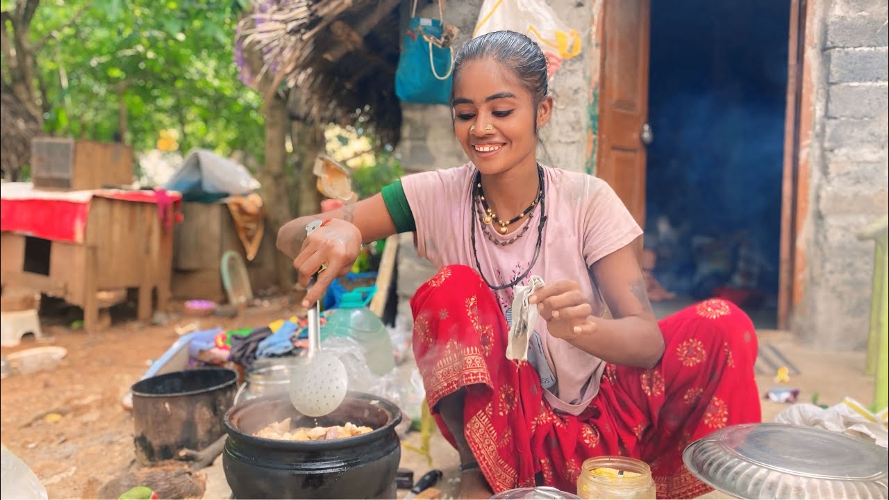 மண் சட்டியில் நாட்டுக்கோழி குழம்பு | தீபா தங்கை சௌந்தர்யா சமையல் @Radhamuthu133 