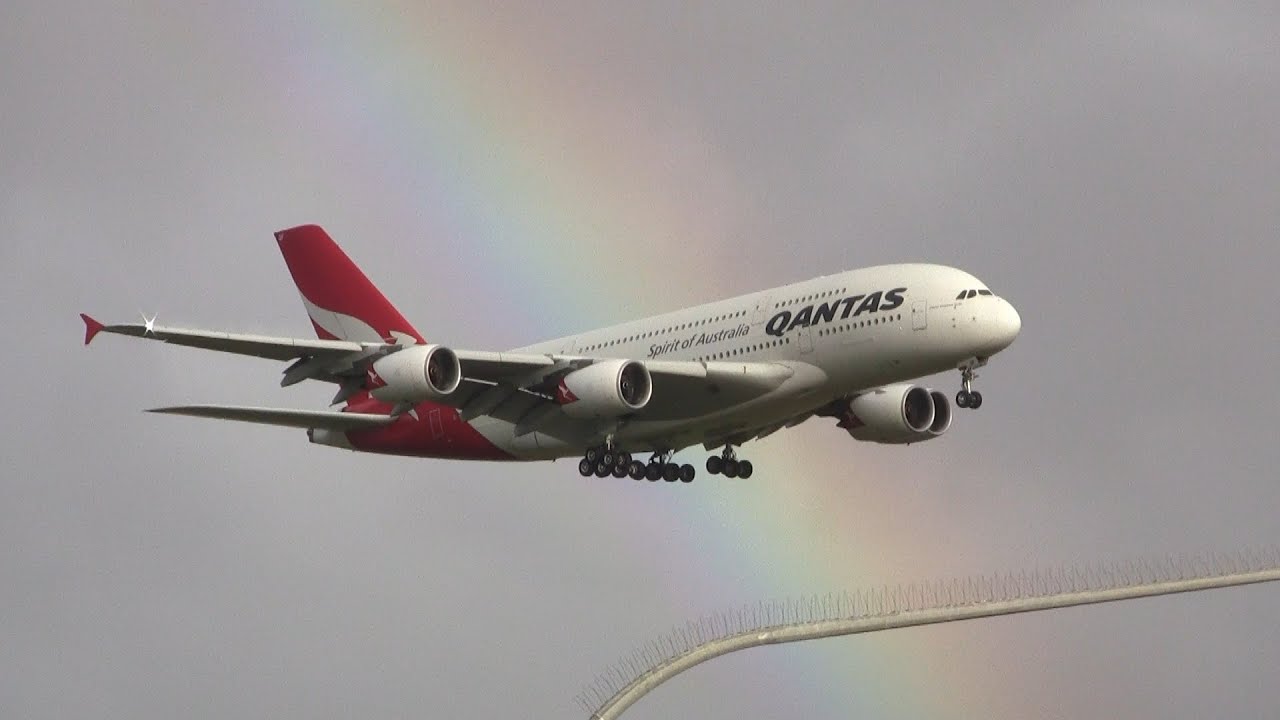 Qantas ► Airbus A380-800 ► Diverted Landing ✈ Auckland Airport