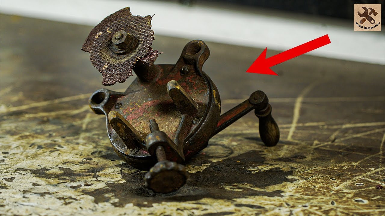 Extremely Rusty Vintage Hand Grinder Restoration