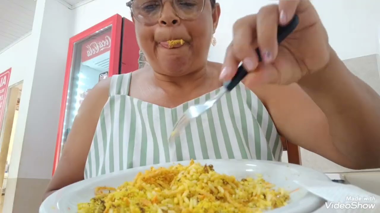 Farofinha com arroz caseira uma delicia de almoço