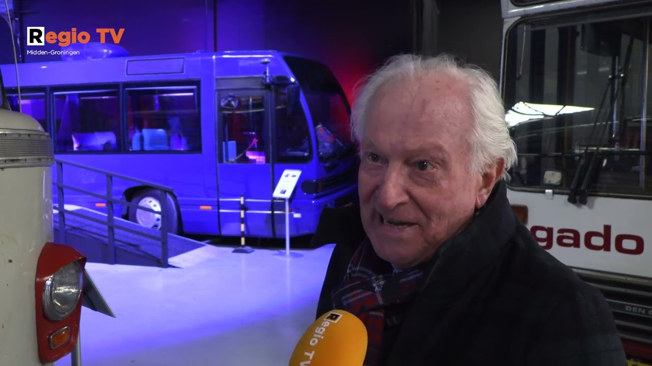 Koninklijke bus in Nationaal Bus Museum Hoogezand