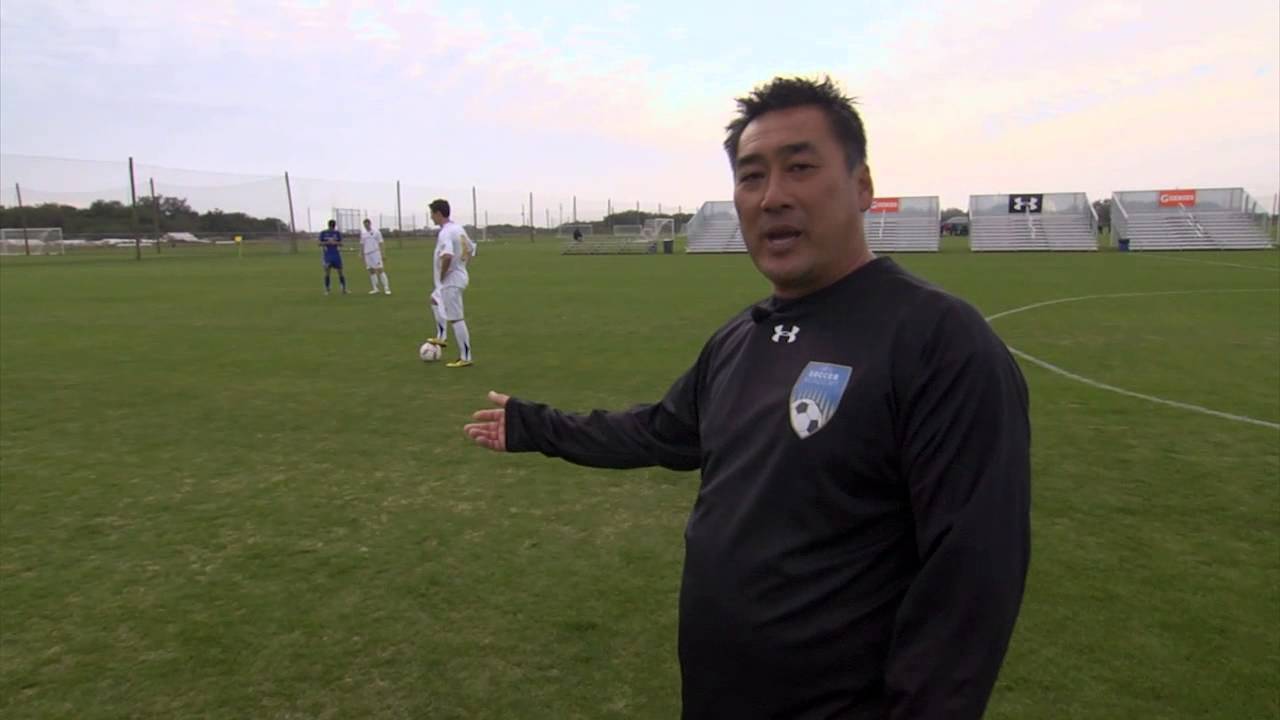 Combination Play - Attacking of the Central Midfielder by IMG Academy Soccer (4 of 5)