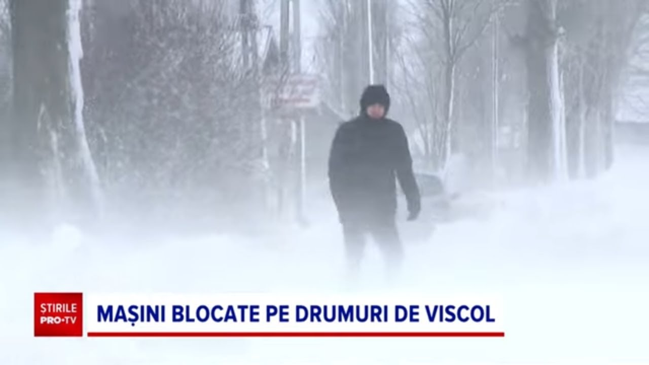 „Am cinci ore de când stau și îngheț în frig”. Zăpada face prăpăd în regiunea Moldovei