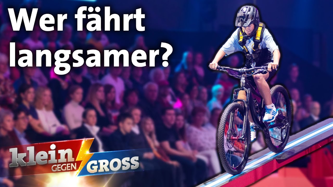 Wer fährt mit dem Bike langsamer über eine Wippe? Jan Josef Liefers vs. Fynn | Klein gegen Groß