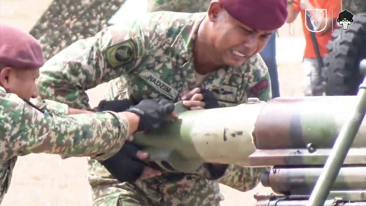DEMONSTRASI memindahkan Meriam 105mm Pack Howitzer melalui halangan (With Commentary) #1radpara