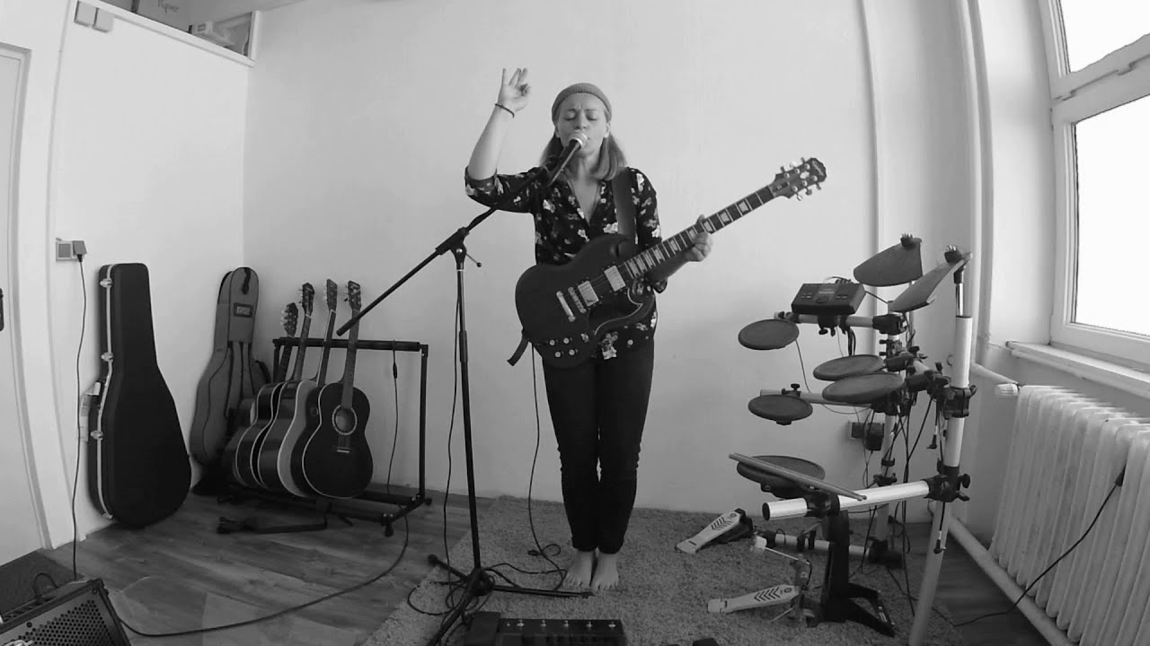 Lisa Strat - India