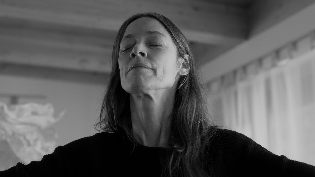 Im Haus meiner Eltern &ndash; trailer | IFFR 2025