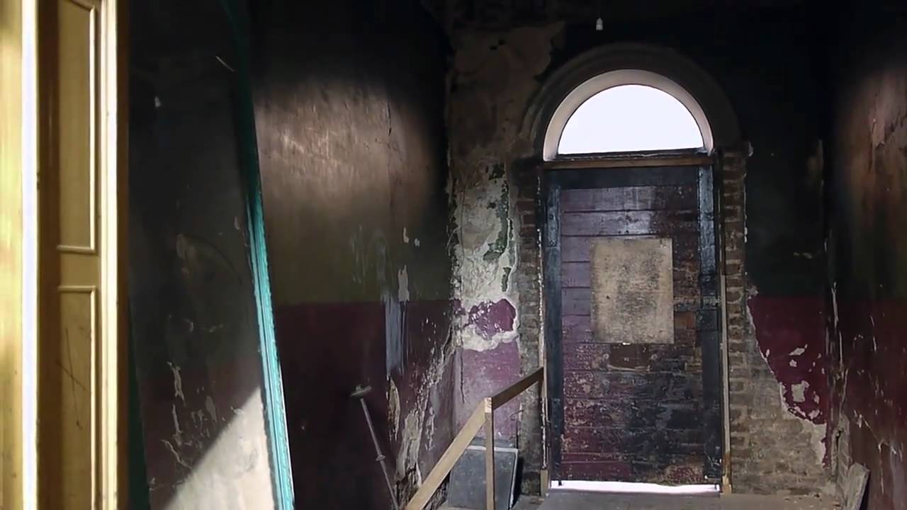 Georgian Dublin. A Town House in Disrepair...