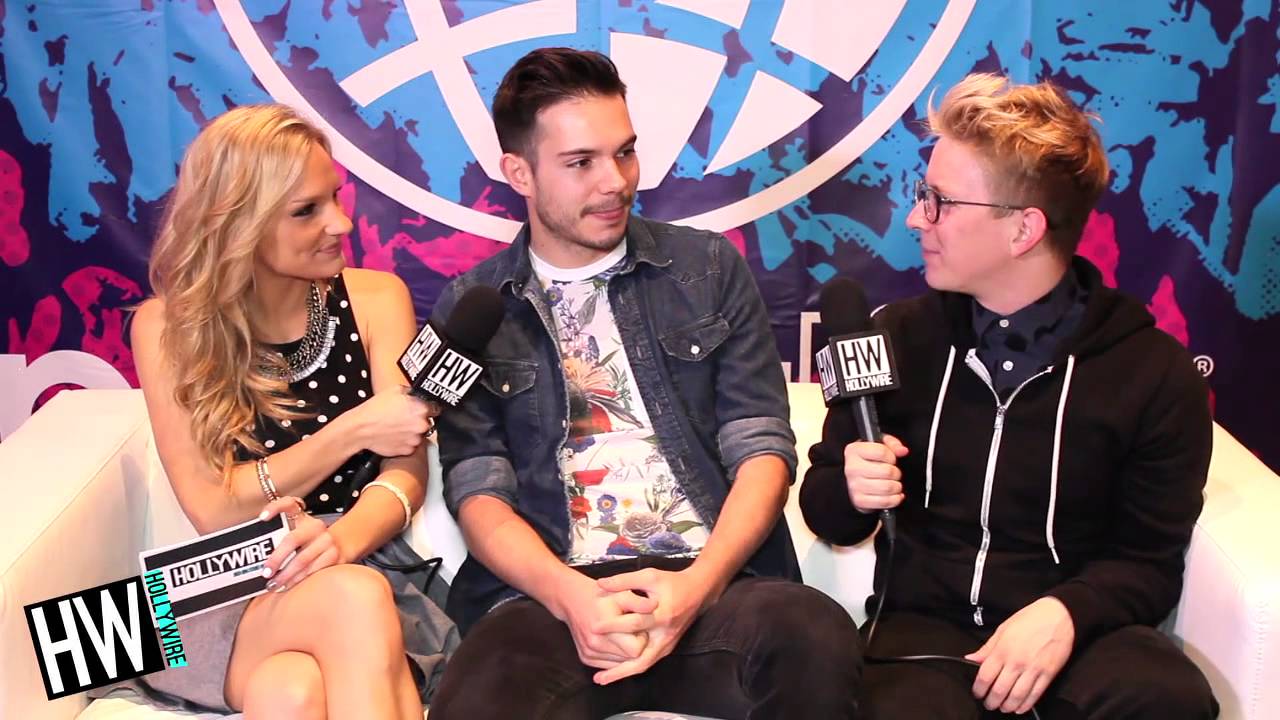 Tyler Oakley & Korey Kuhl’s Hilarious ‘Psychobabble’ Podcast Interview!
