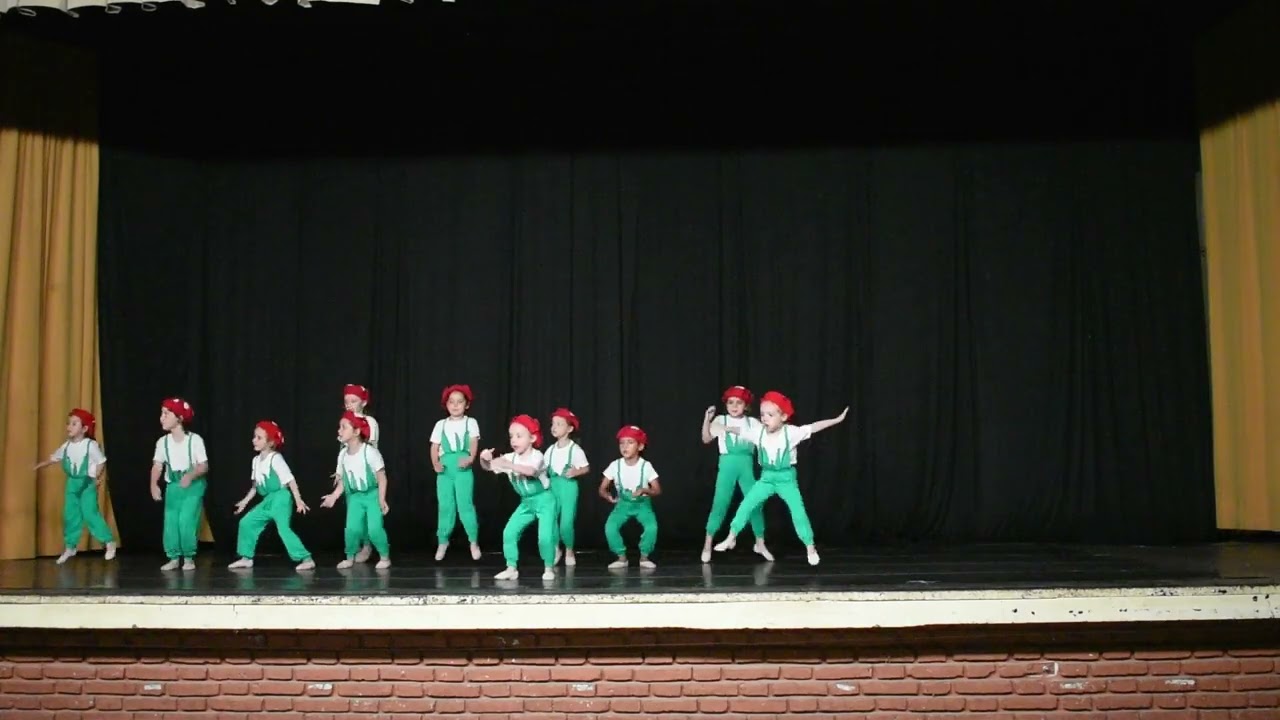 09-01   Honguitos (parte 1) Muestra anual 2025. Escuela de Danzas Susana Rizzotto. Sunchales .