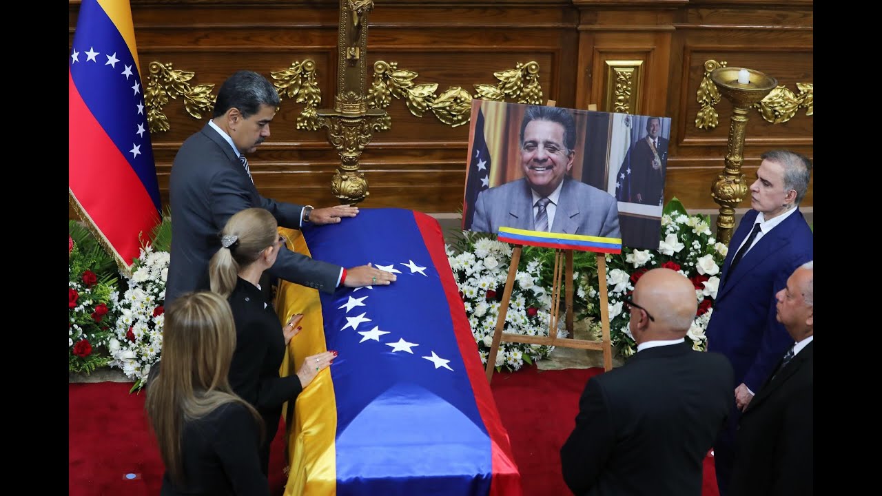 Maduro en capilla ardiente en homenaje al Dr. Isaías Rodríguez