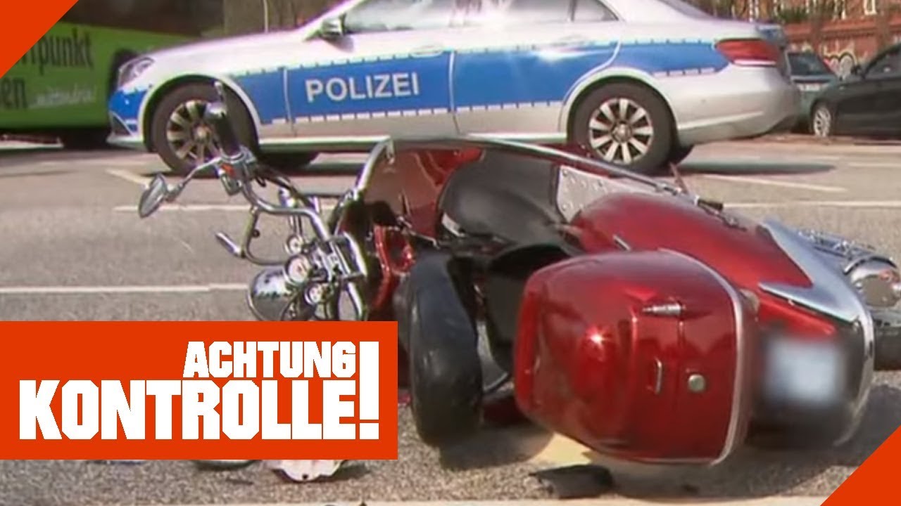 Roller-Crash auf Kreuzung: Polizei ermittelt den Unfallverursacher! | Achtung Kontrolle | Kabel Eins