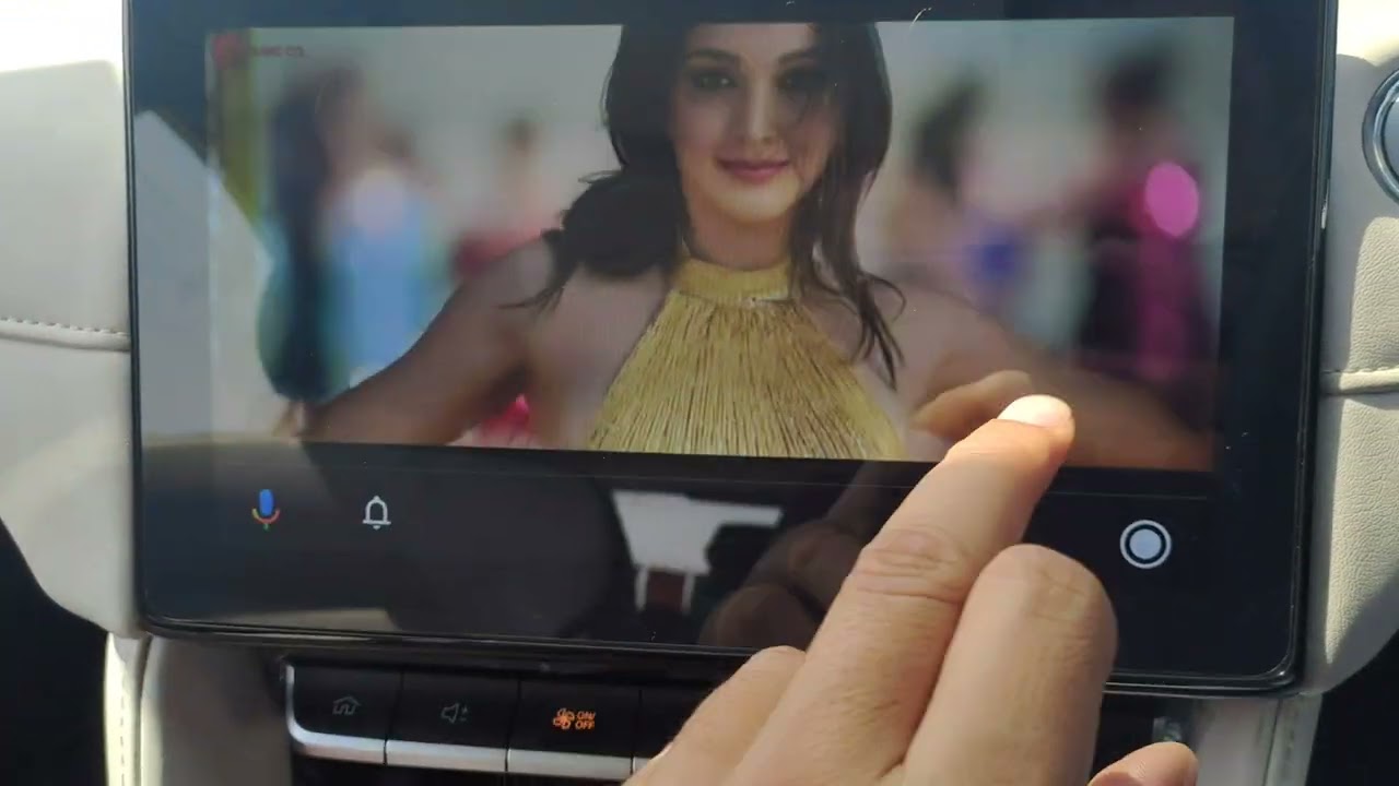 YouTube video kaise chalaye mg Astor main