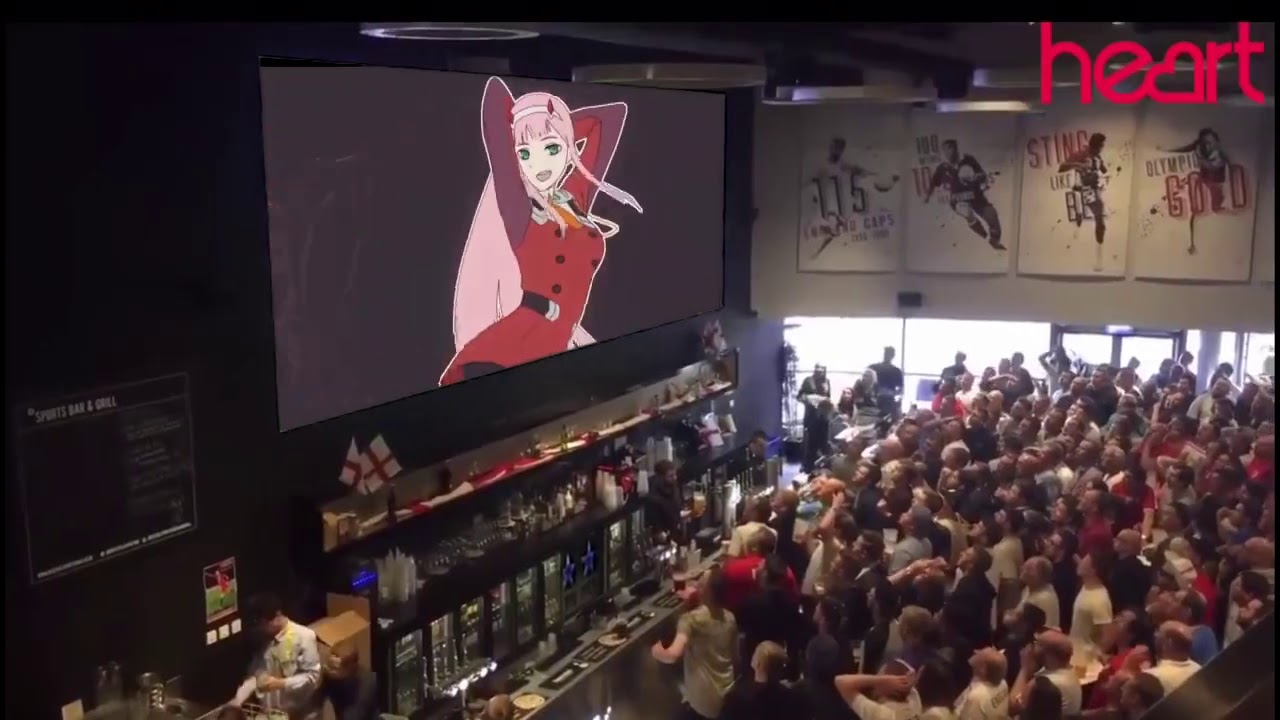 Crowd reacts to Zero Two Dance MEME