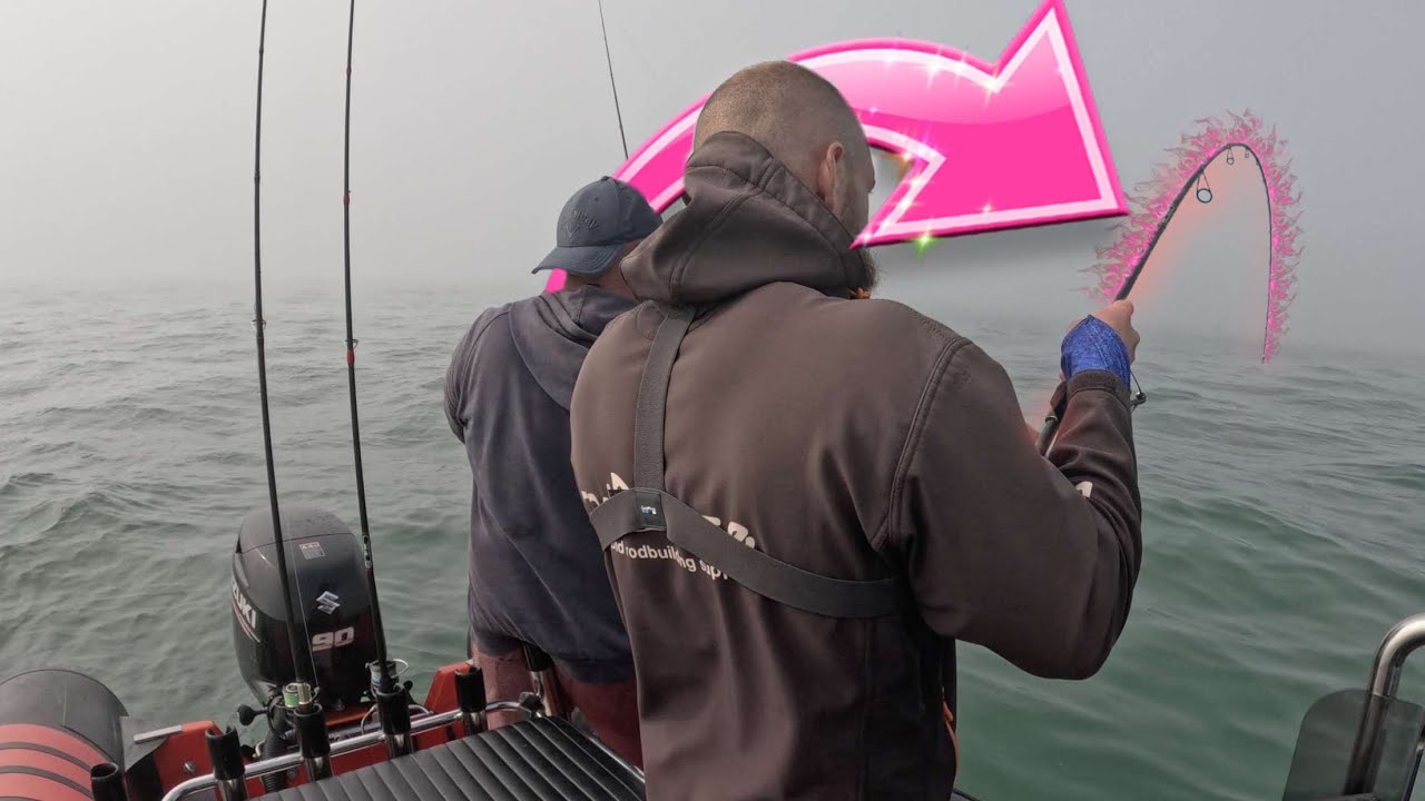 P&ecirc;che du BAR dans le BROUILLARD aux LEURRES souples!
