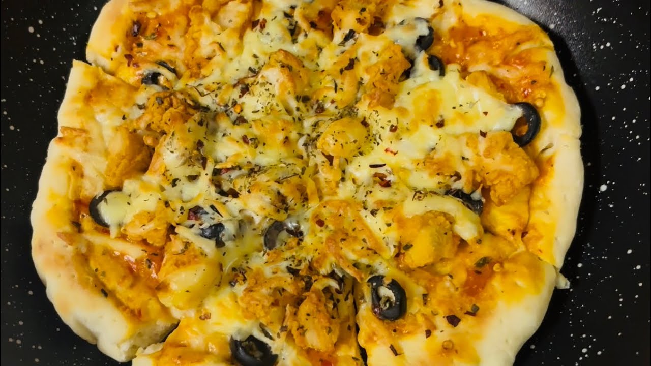 Crunchy cheesy super easy pizza