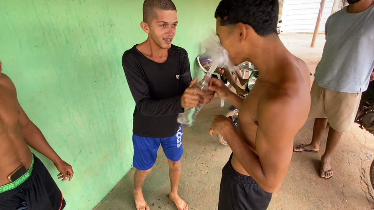 DESAFIO EXTREMO COLOCAR O OVO NA GARRAFA SEM QUEBRA 
