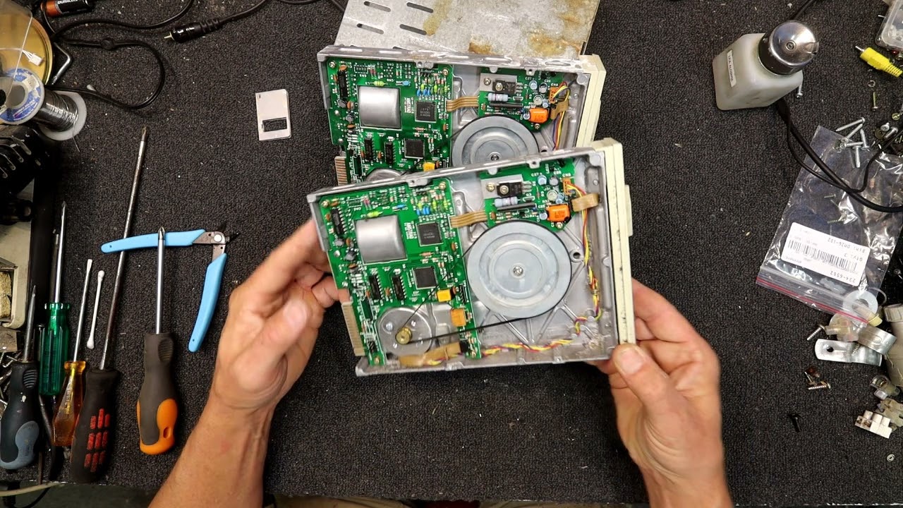 Amstrad PC1512 crusty barn find computer teardown
