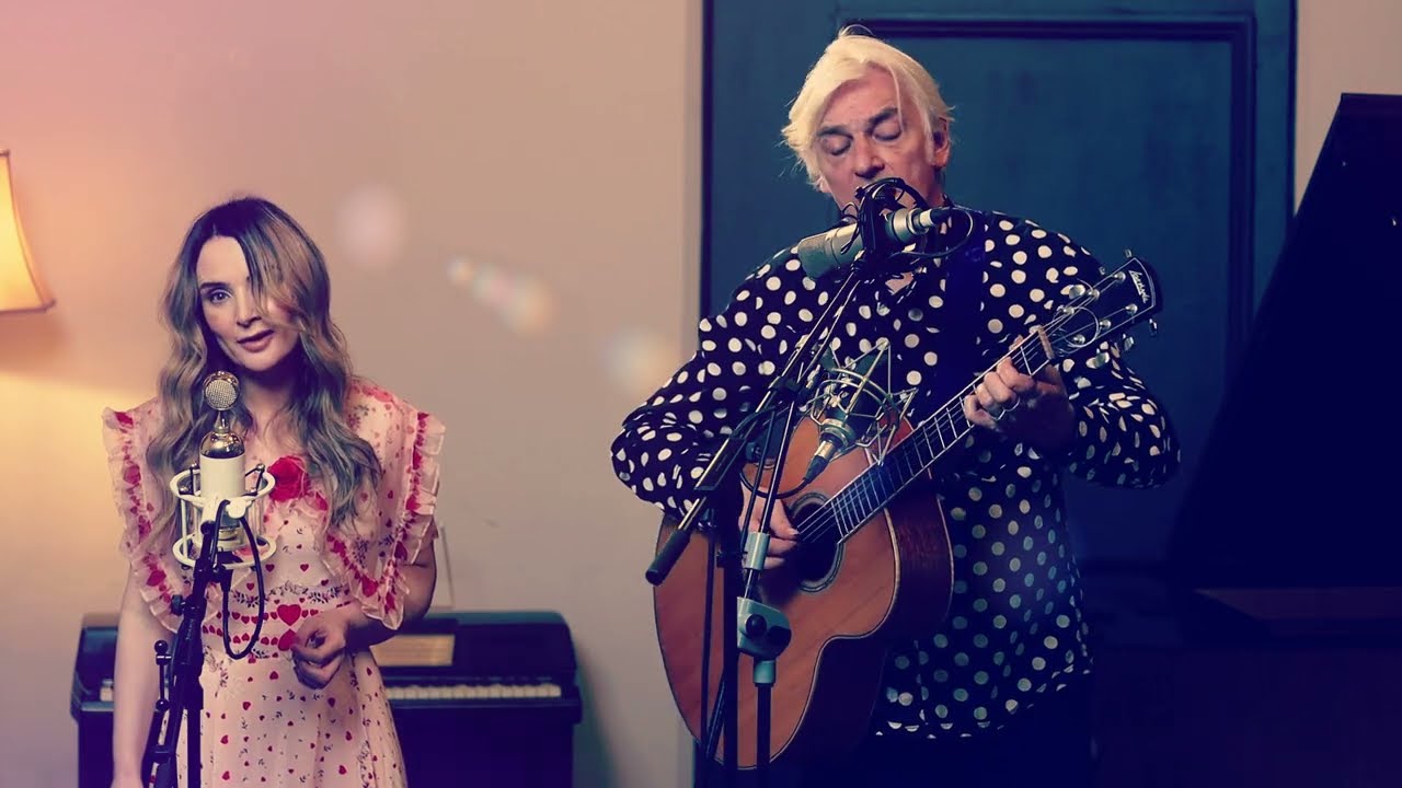Robyn Hitchcock and Emma Swift - Just Like A Woman