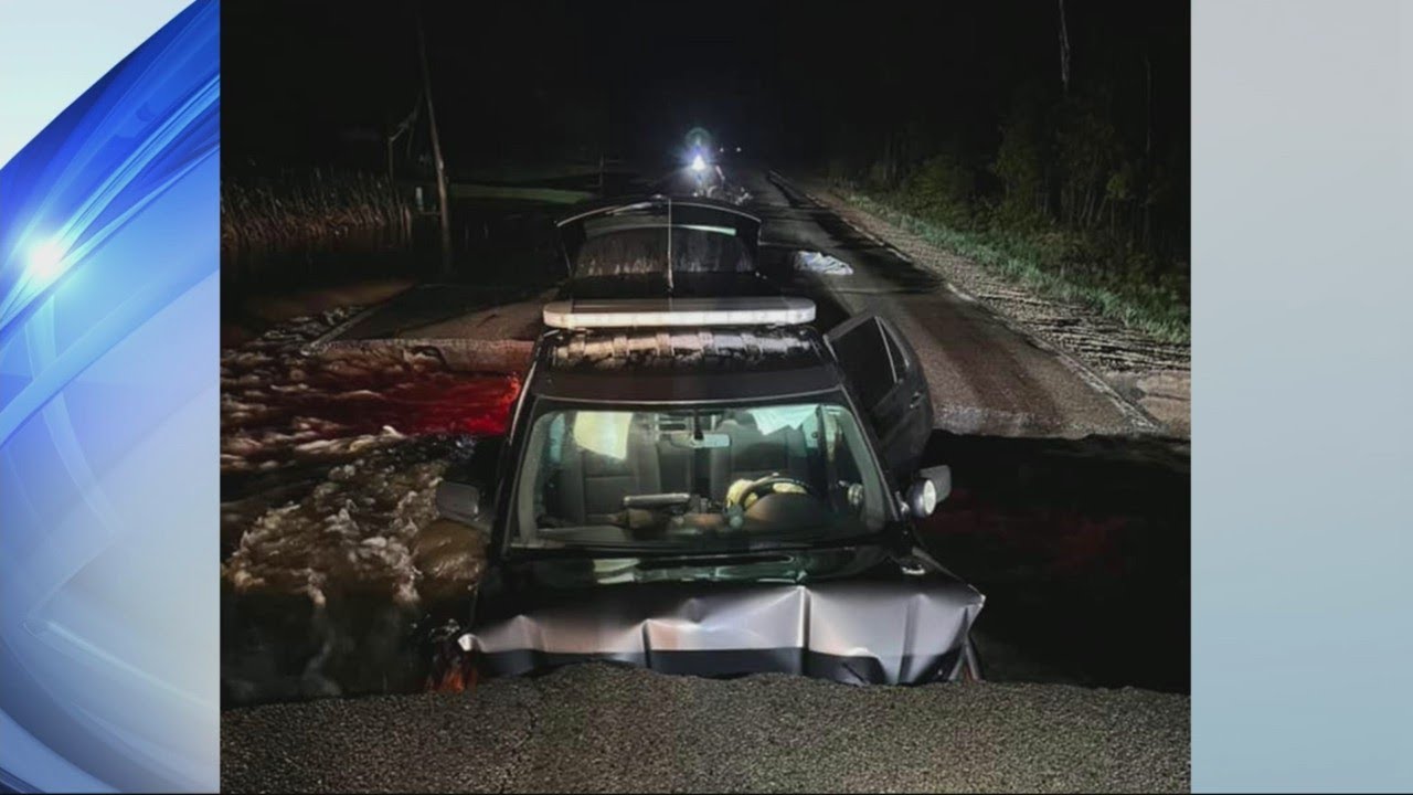 Oconto County Sheriff crashes into water