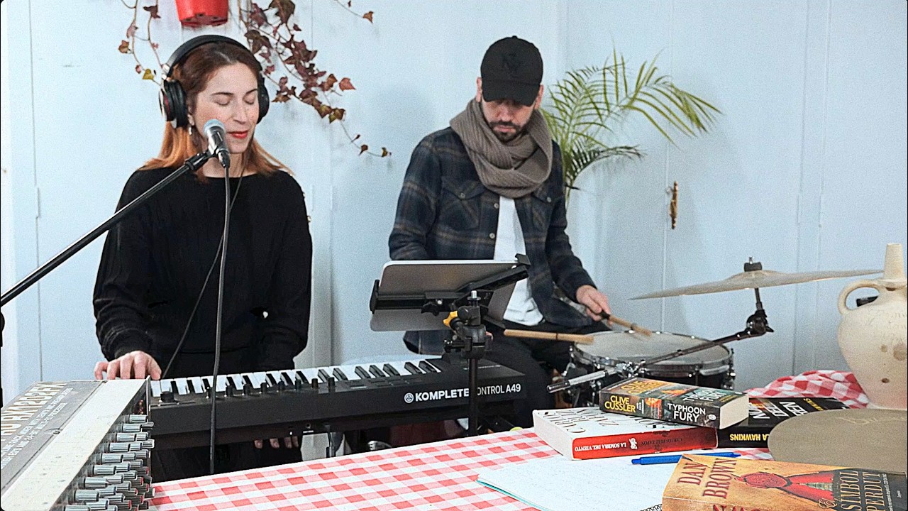 Anna Murillo - Aire (Neither Tiny, nor Desk)