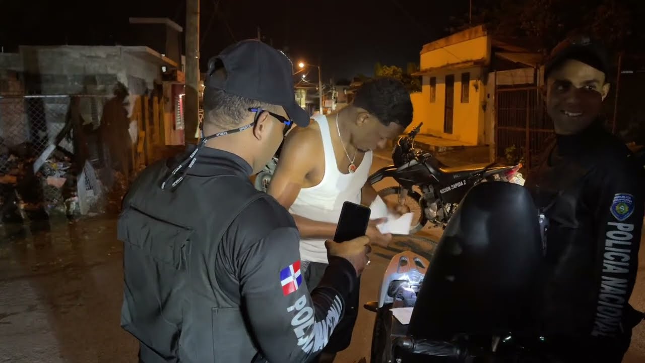 OPERATIVO  DE LA POLICIA EN SAN FRANCISCO DE MACORIS