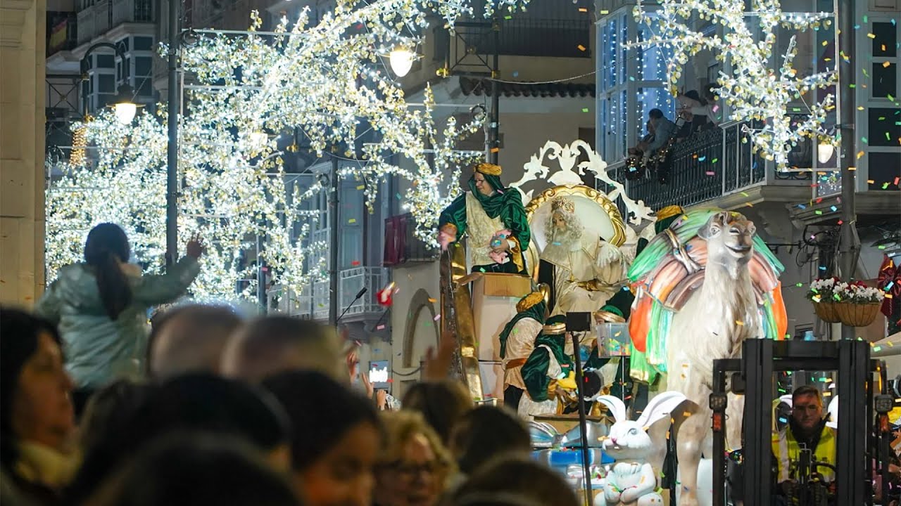 Éxito en la Cabalgata anticipada de Reyes Magos de Cartagena con más de 100.000 asistentes