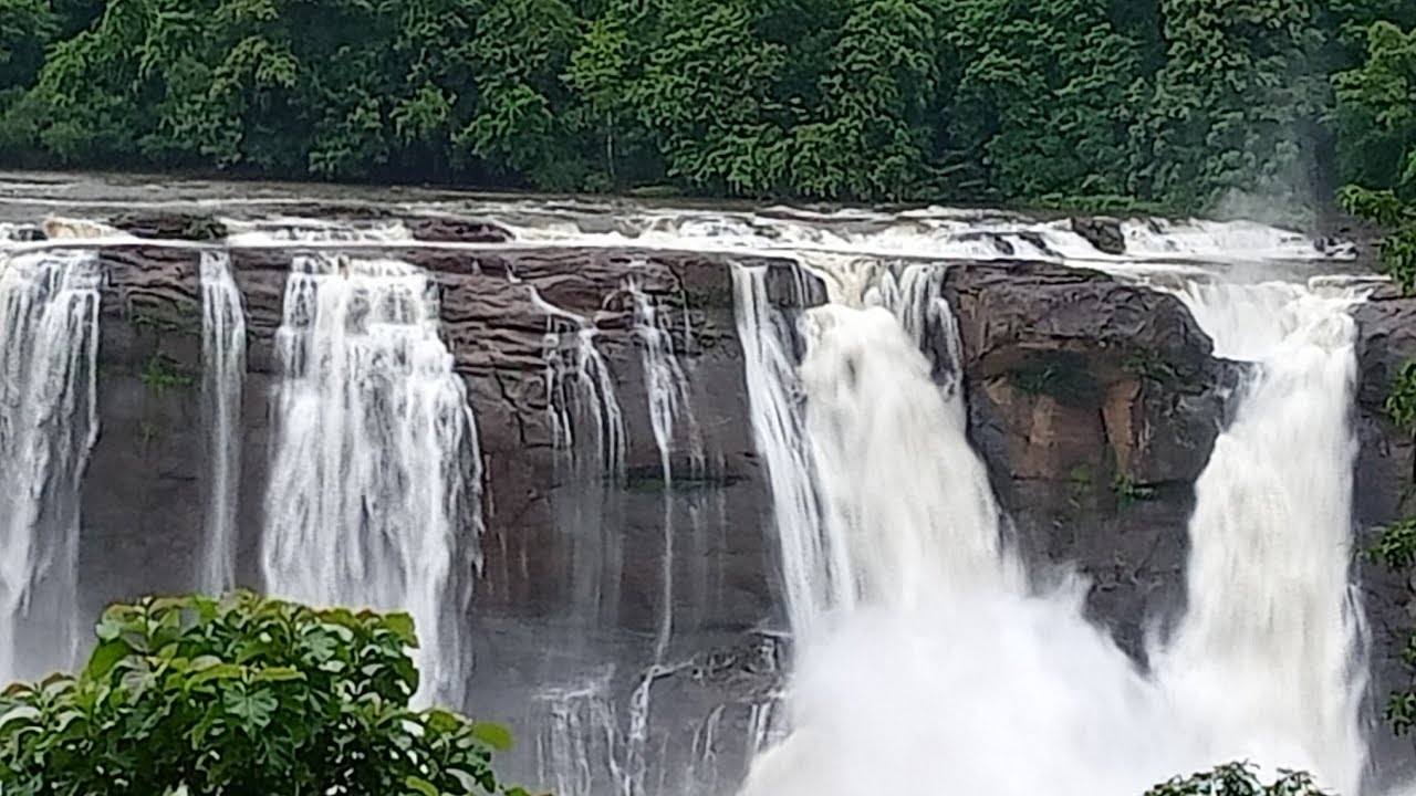 അതിരപളളി വെളളച്ചാട്ടവും കിത്തുവിന്‍െറ കുസൃതികളും