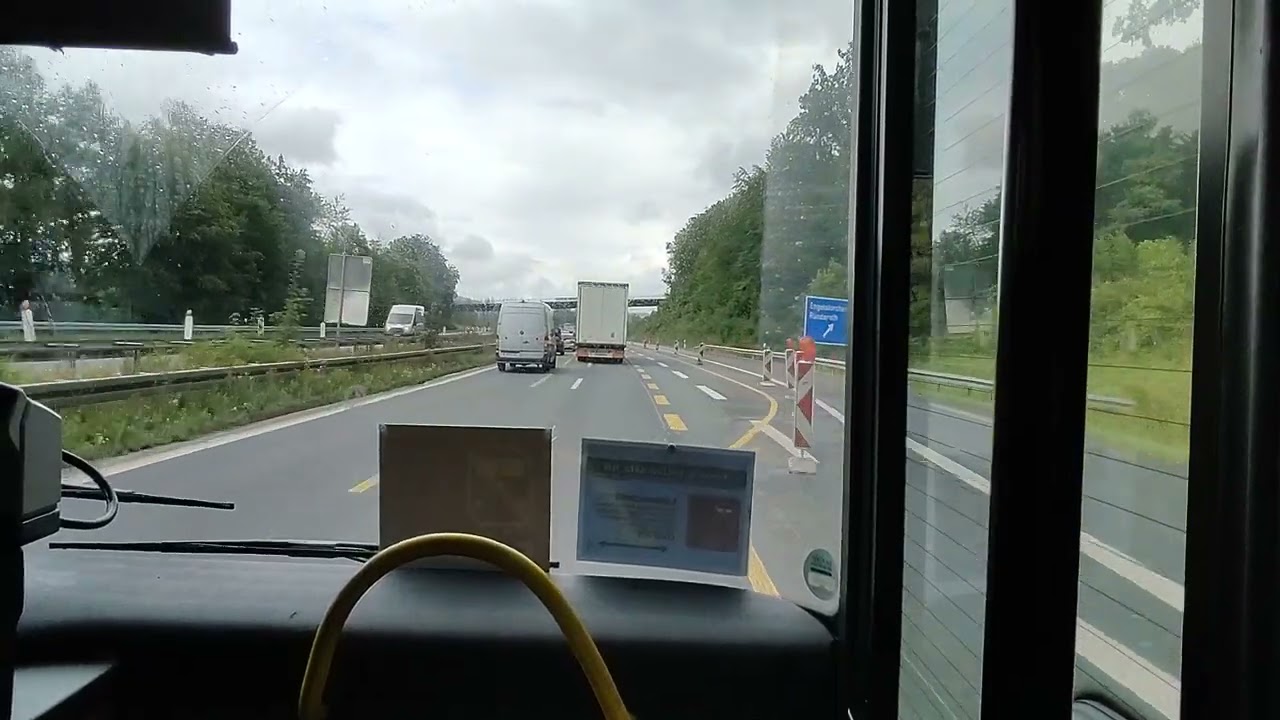 Mitfahrt im Schienenersatzverkehr- Bus (Schnellbus) über die Autobahn nach Gummersbach (Juli 2023)