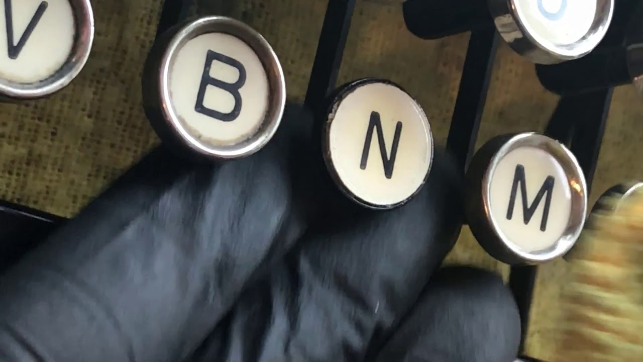 Remington portable Typewriter Key removal & cleaning using vintage tool (Typewriter Key top polish)