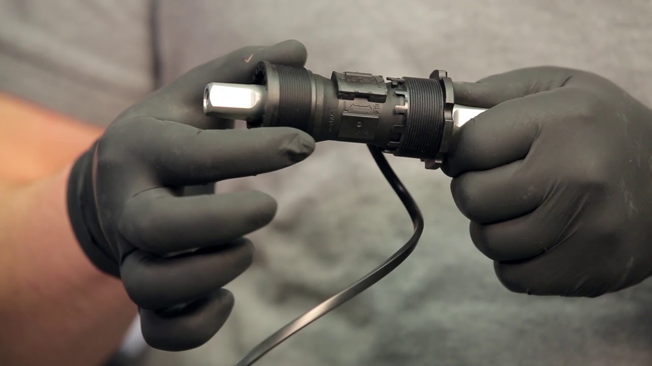 FISCHER - Tretlager nachziehen/ Tighten bottom bracket