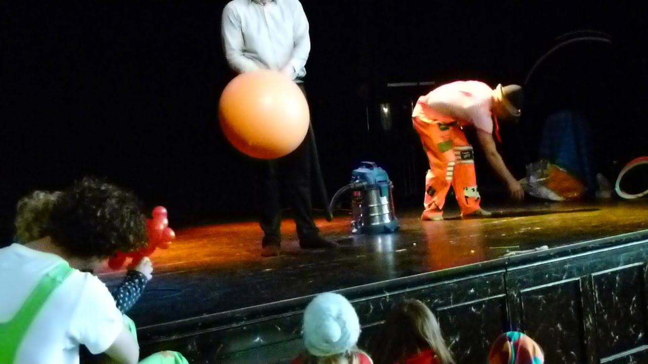 Menningarnott Circus Act - Balloon