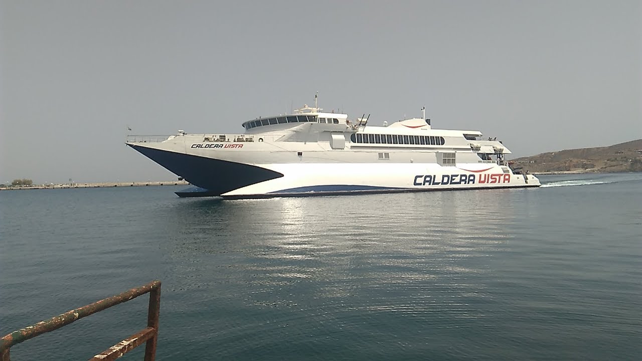 Caldera Vista : Arrival at Syros port .
