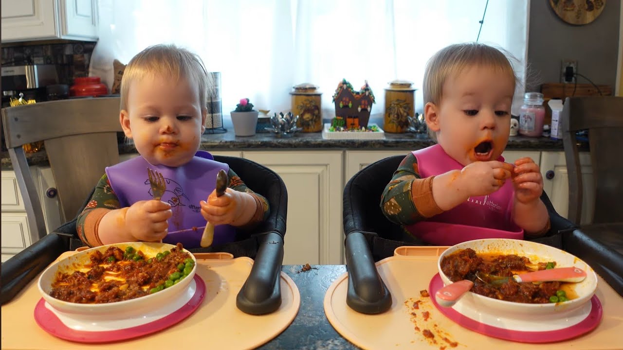 Twins try steak pizzaiola