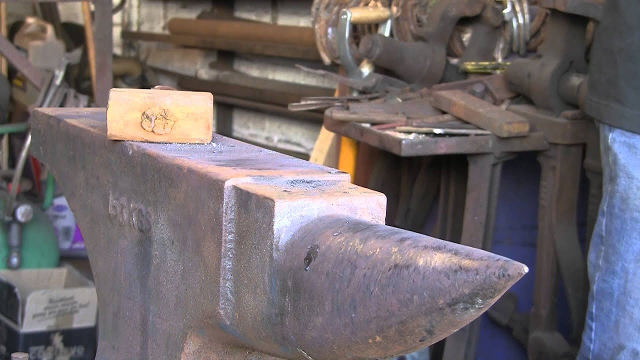 Horse shoe hoof pick